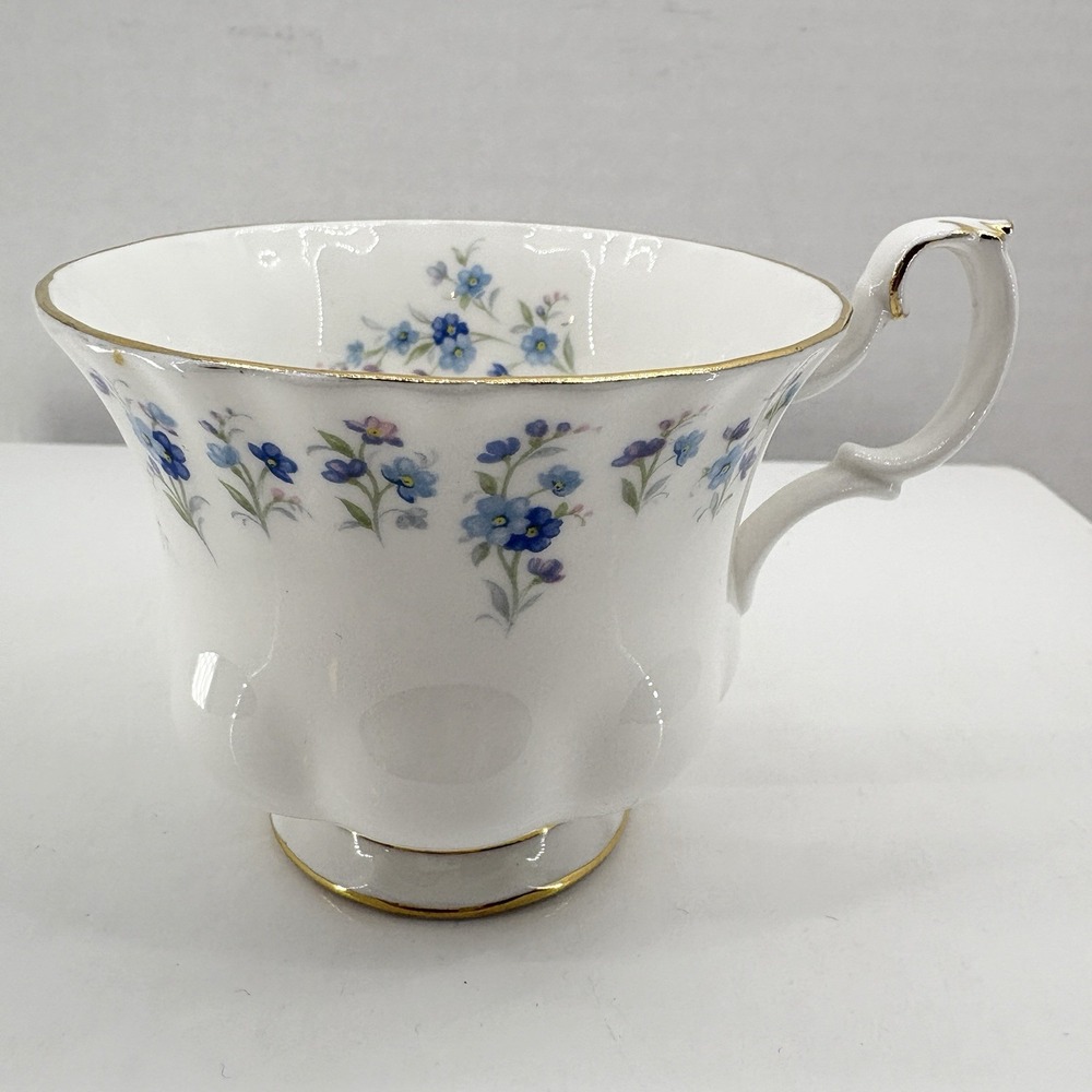 Vintage Royal Albert Memory Lane Tea Cup &‎ Saucer England Blue Floral Gold Trim - Picture 7 of 10